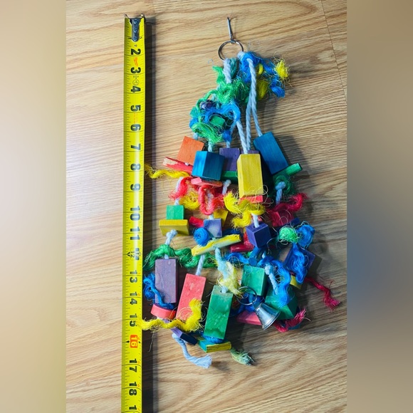 You & Me Colorblock Cluster Chewing Bird Toy Large - Picture 4 of 4